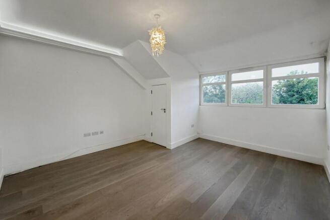 Flat D, 40 Great North Road, Highgate, London, N6 4LU