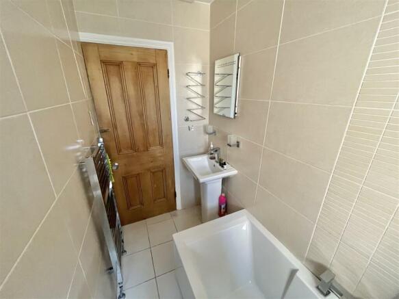 Bathroom Aspect 2