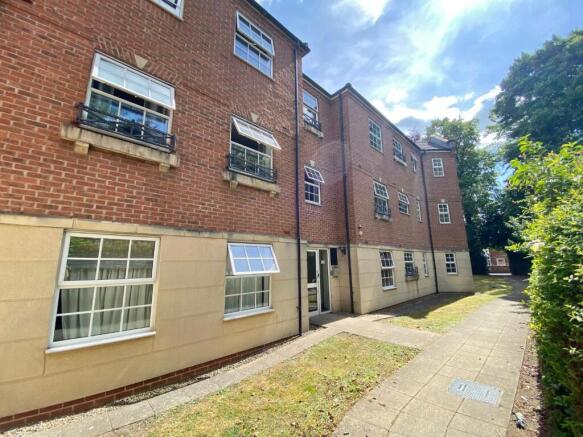 2 bed Flat to rent Image 8