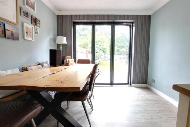 3 bed Semi-Detached for sale Image 6