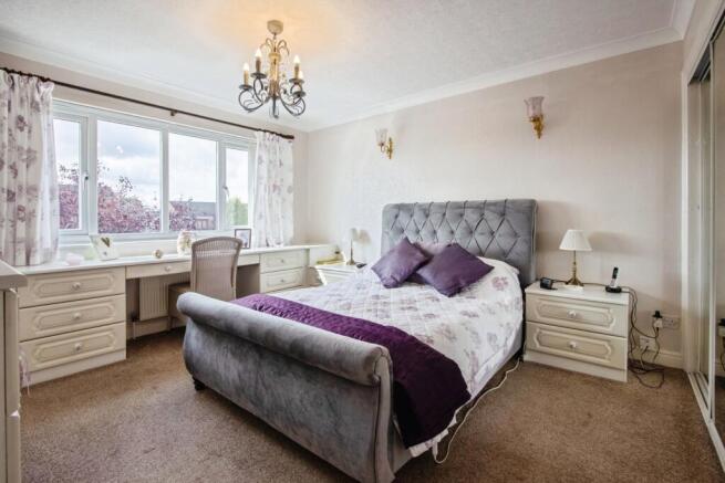 4 bed Detached for sale Image 7