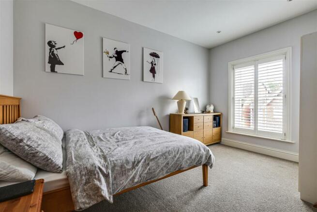 10 Bedroom.jpg