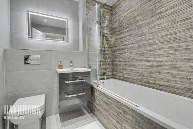 3 bed Town House for sale Image 11