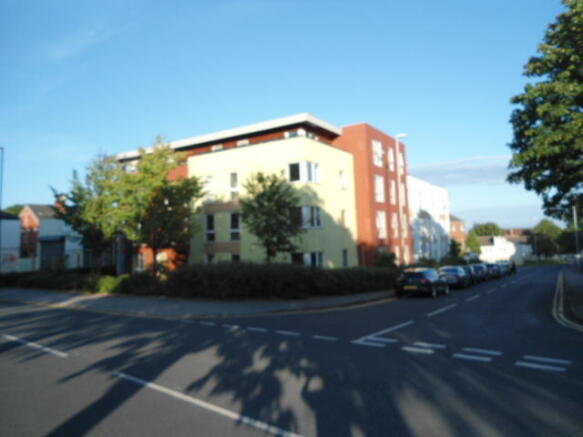 3 bed Flat Share to rent Image 10