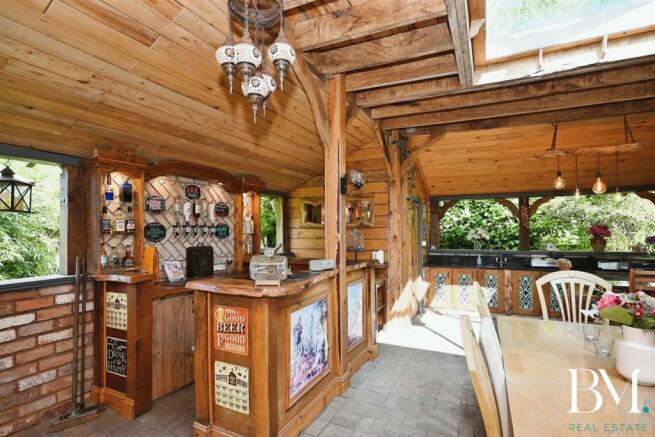 Outdoor Bar/Restaurant