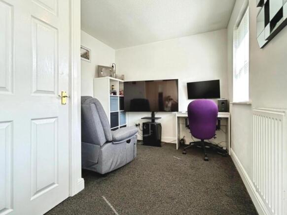 3 bed Semi-Detached for sale Image 12