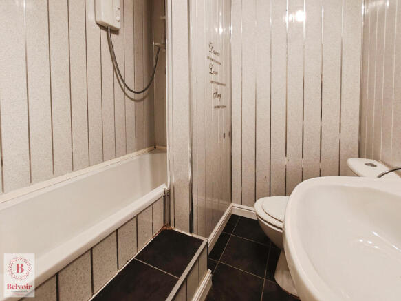 2 bed Terraced to rent Image 5