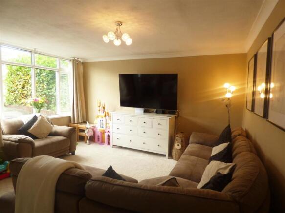 LOUNGE ONE 25 NURSERY AVE copy.jpg