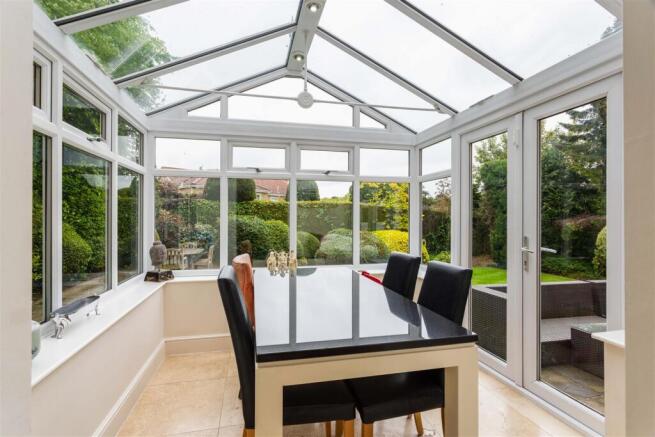 4 bed Detached for sale Image 4