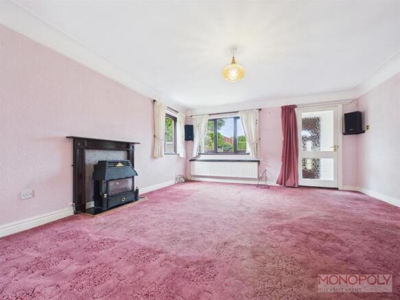 Avondale Grove, Wrexham, LL12 photo 2