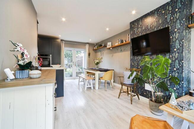2 bed Semi-Detached for sale Image 6