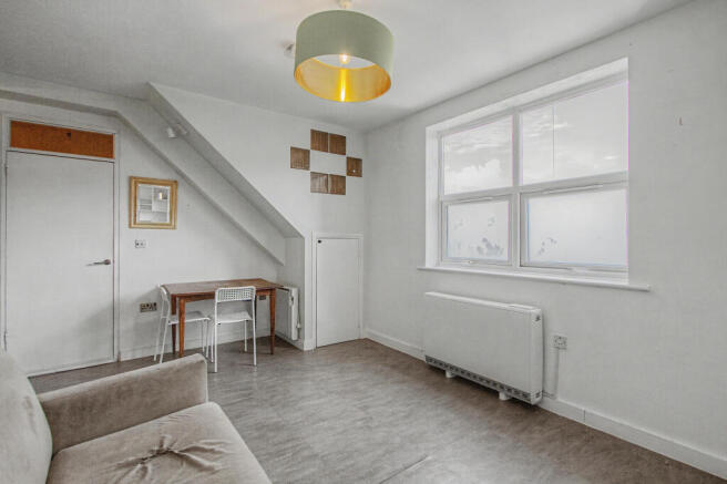 Flat 4, 6 High Street, Walthamstow, London, E17 7LD