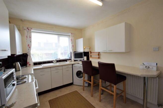 KITCHEN/ BREAK...