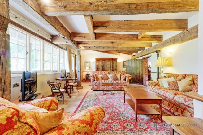 IMG_8204_5_6_easyHDR-interior3.jpg