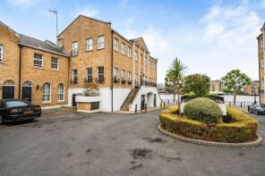 43, William Square, London SE16 5XJ