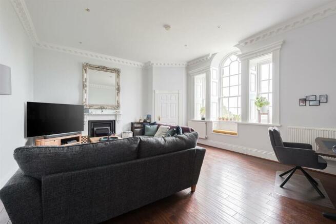 Apt.C.LoxleyHouse(Interior)(4of28).jpg