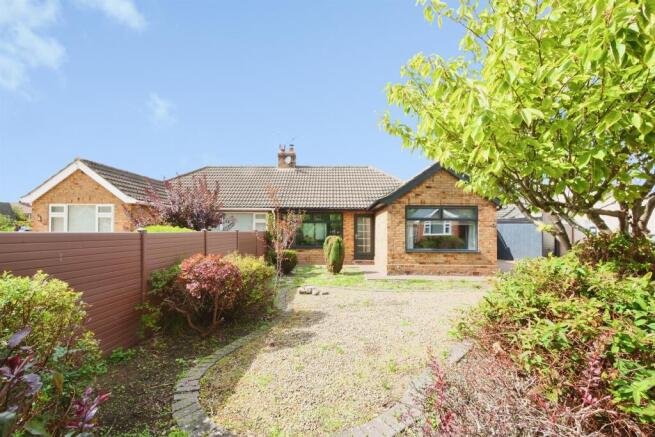 2 bed Semi-Detached Bungalow for sale Image 8