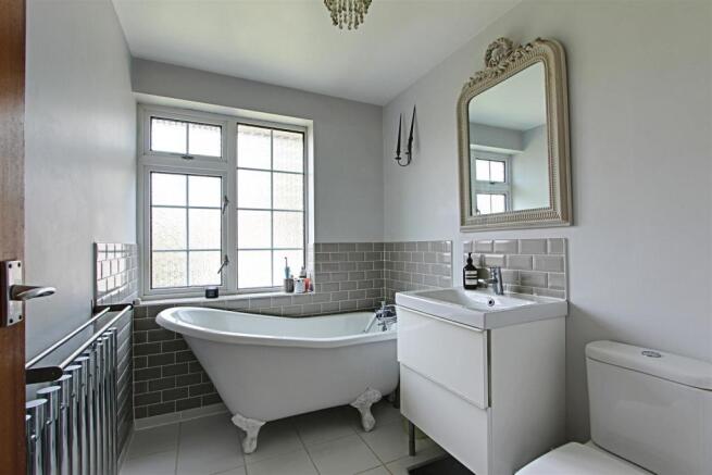 Family Bathroom.jpg