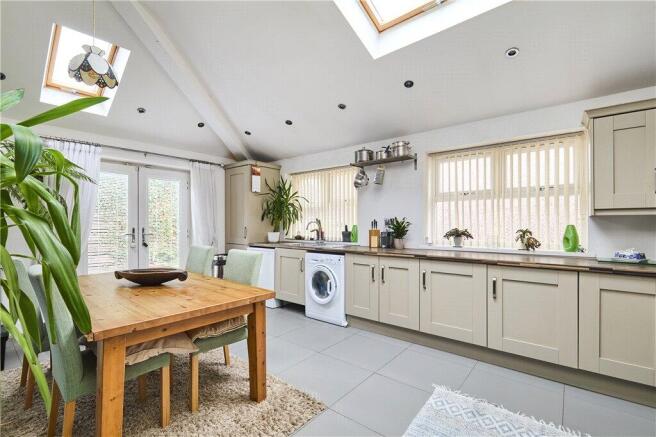 3 bed Semi-Detached for sale Image 8