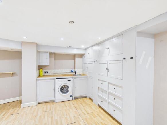 2 bed Semi-Detached for sale Image 8