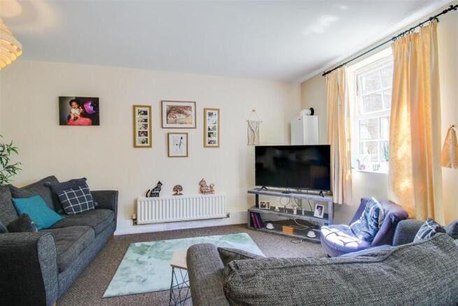 2 bed Apartment for sale Image 5