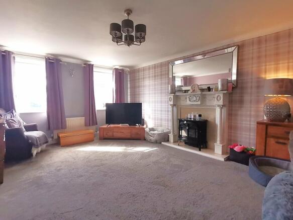 4 bed Detached for sale Image 5