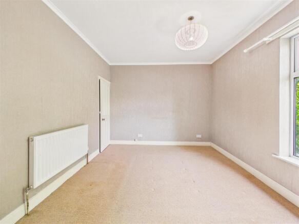 3 bed Terraced for sale Image 8