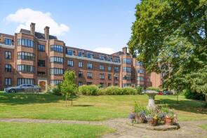 5, Gonville House, Manor Fields, London SW15 3NH