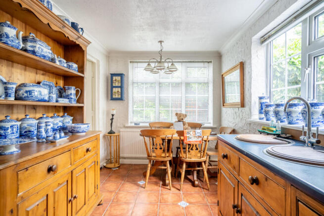 4 bed Detached for sale Image 4