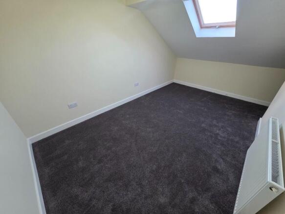 4 bed Semi-Detached to rent Image 9