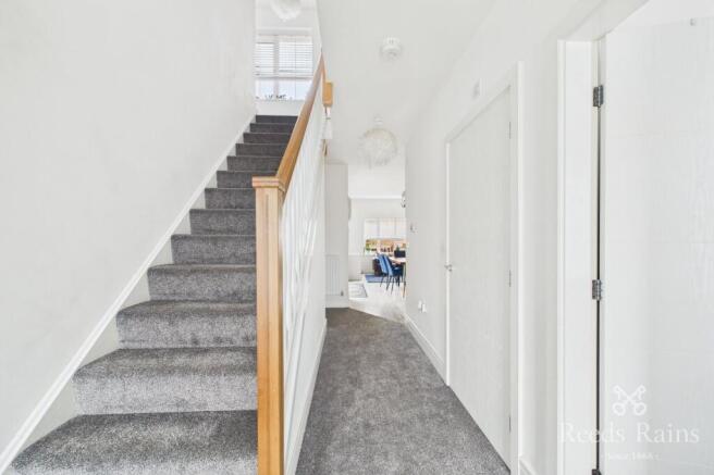 4 bed Detached for sale Image 8