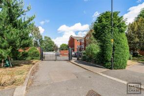 Flat 5, 26 28 Austin Court, Village Road, Enfield EN1 2DY