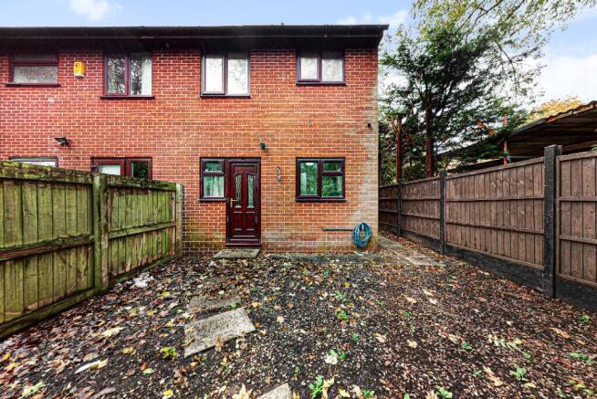 3 bed Semi-Detached to rent Image 8