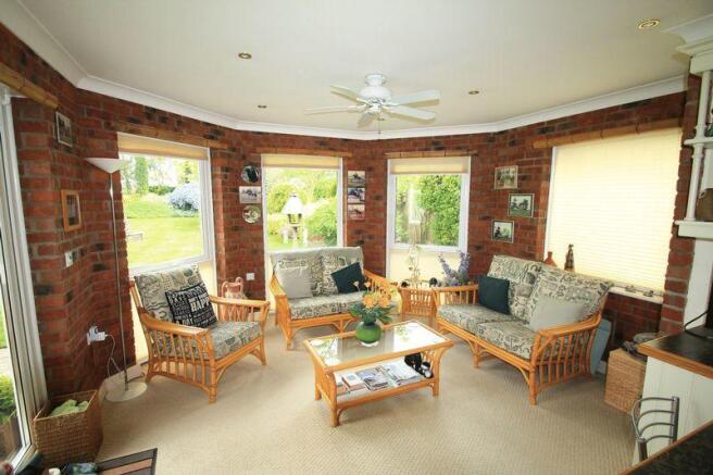 GARDEN ROOM