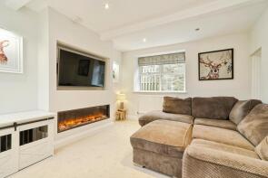 9, High Fold, East Morton, Keighley BD20 5TH