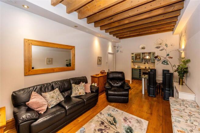 2 bed Apartment for sale Image 6
