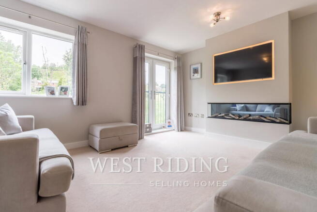 4 bed Semi-Detached for sale Image 4