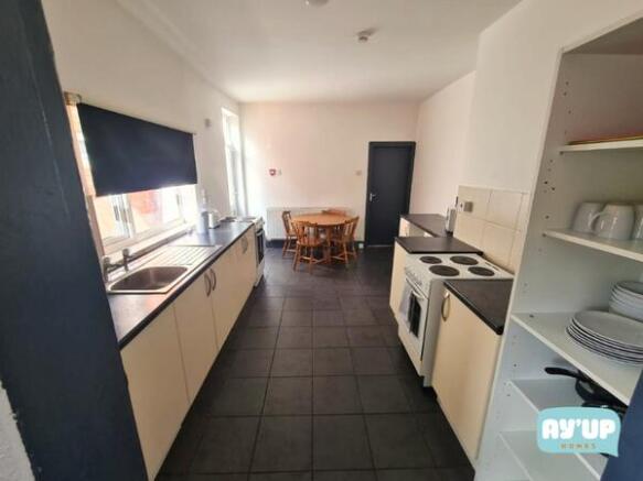 1 bed House Share to rent Image 4