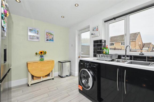 2 bed Semi-Detached for sale Image 4