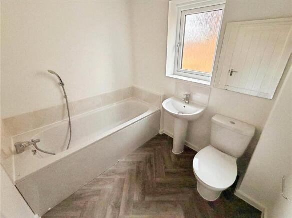 2 bed Semi-Detached for sale Image 9