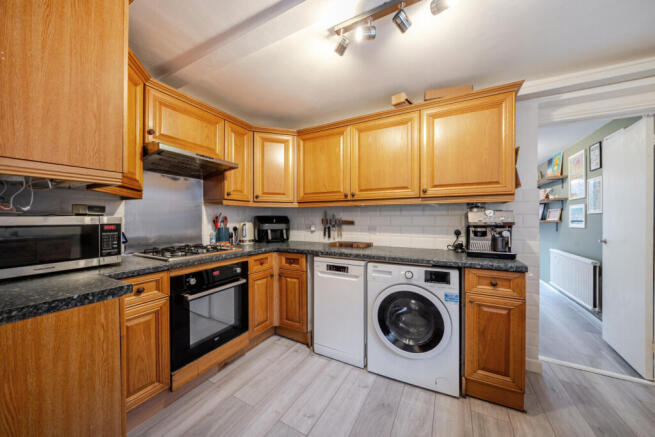 1396767-10-696641...