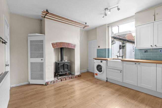 4 bed Terraced for sale Image 5