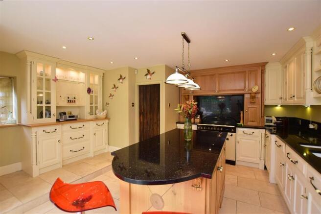 Kitchen/Breakfast Area