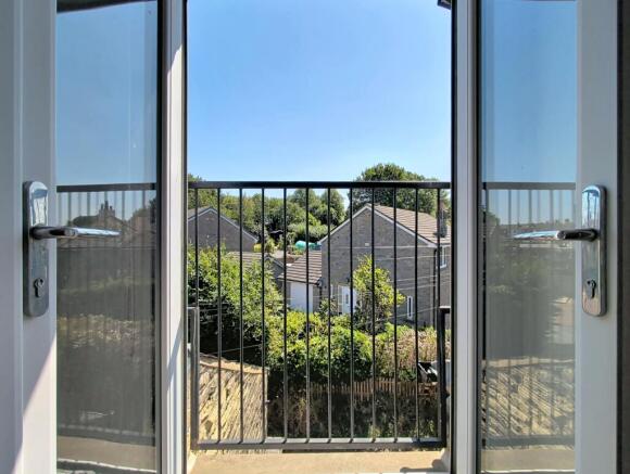 3 bed Terraced for sale Image 11