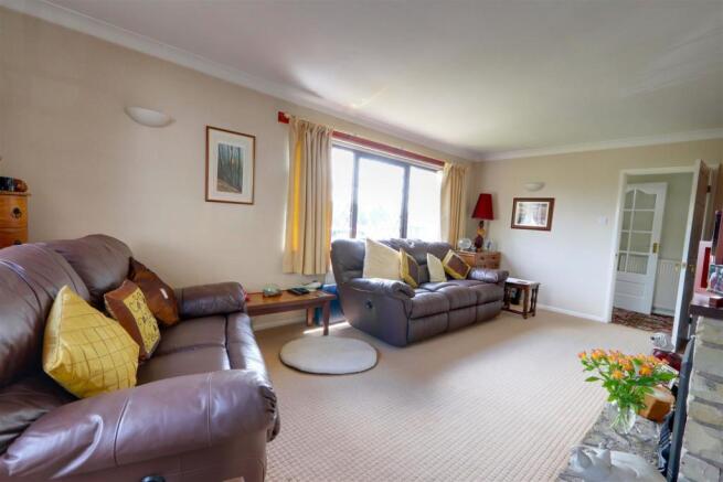 Living Room back.jpg