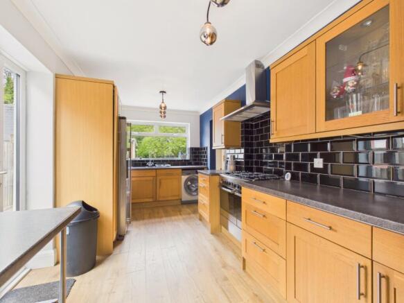 3 bed Detached for sale Image 6