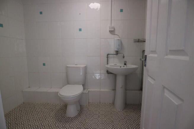 3 bed Semi-Detached to rent Image 10