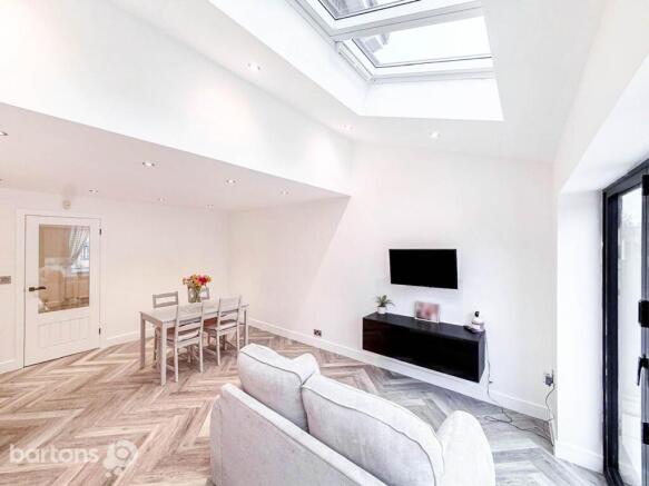 4 bed House for sale Image 8
