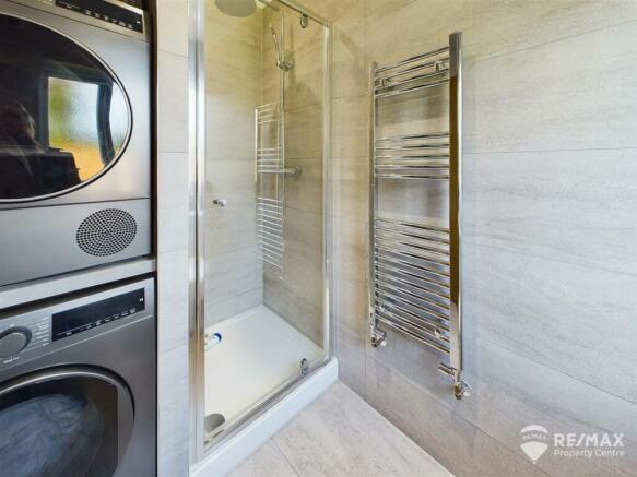 GF Shower Room (3).jpg