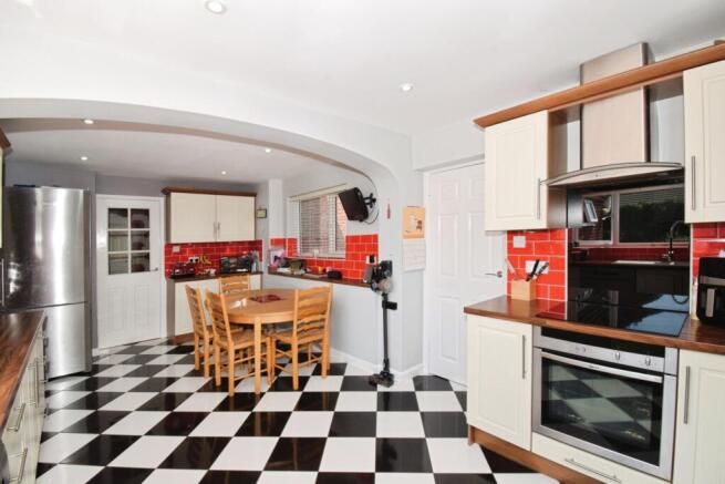 Maidwell Close, Wigston, Leicestershire, LE18 photo 4
